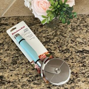 NWT KitchenAid Mineral Blue Pizza Cutter Slicer
